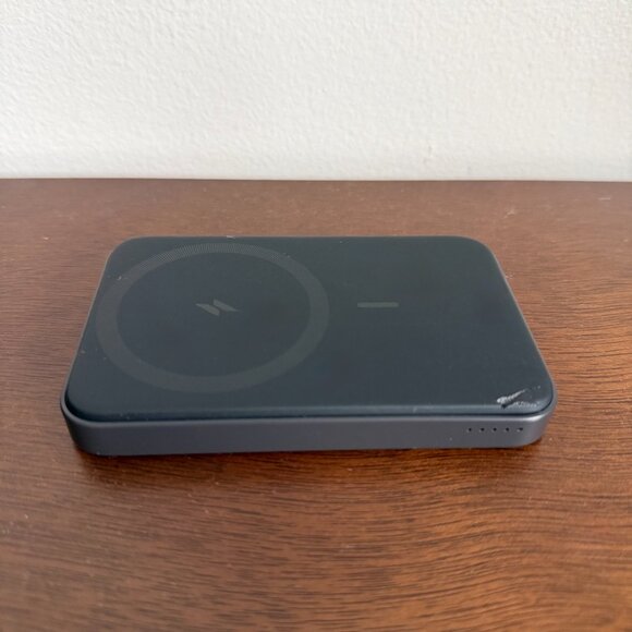 Anker 622 MagGo Magnetic Battery (with Foldable Stand) – Great Condition - Picture 2 of 2